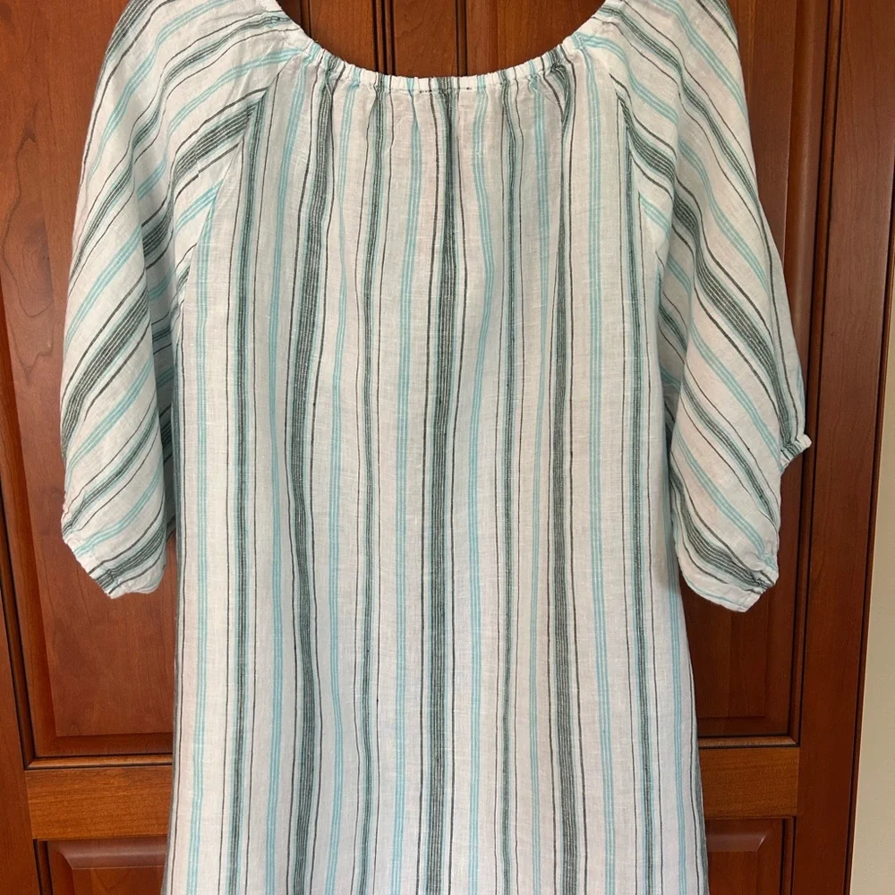 Talbots Linen Blue, Black and White Relaxed Pop over Blouse - Picture 5 of 5